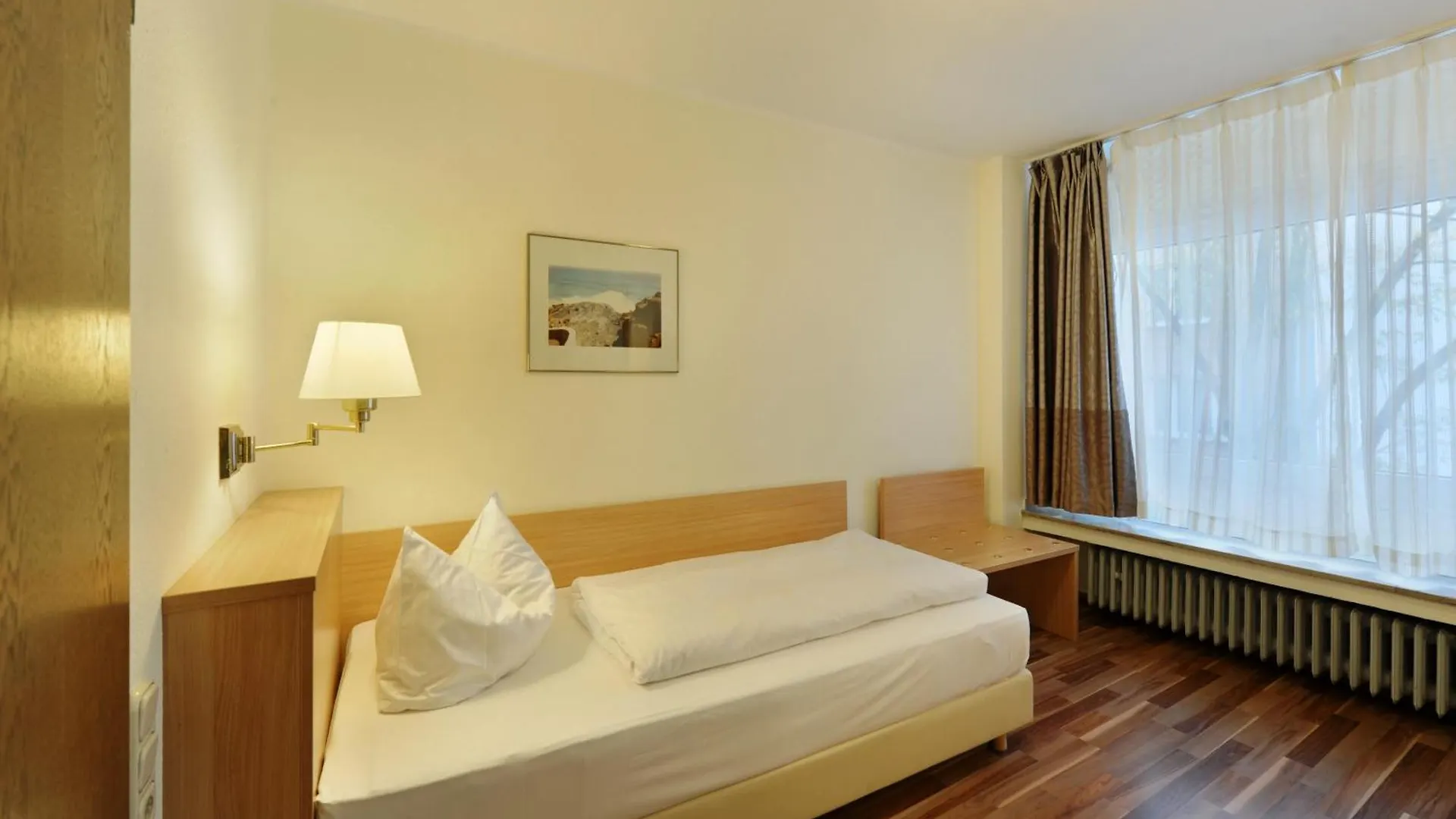 Bellevue Hotel Dusseldorf 3*,  Germany