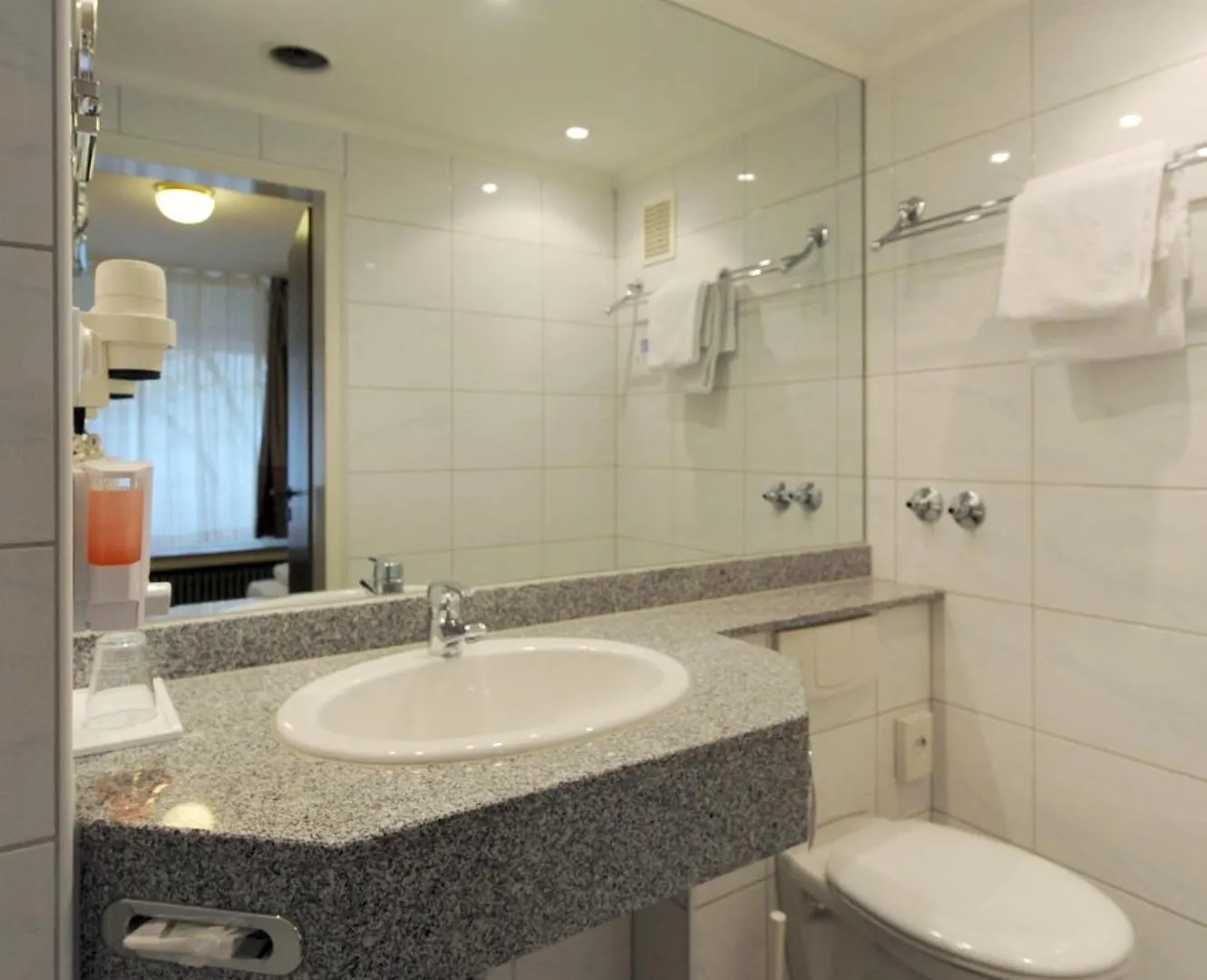 דיסלדורף Bellevue Hotel 3*,  גרמניה