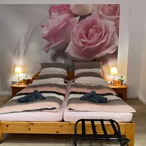 Guest house Home-rose-garden-gaestehaus Kontaktloser Zugang