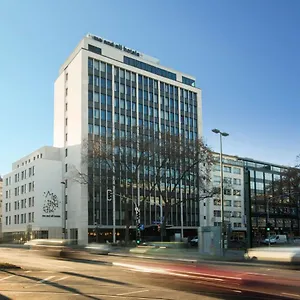 Me And Dusseldorf, By Hyatt Ντίσελντορφ