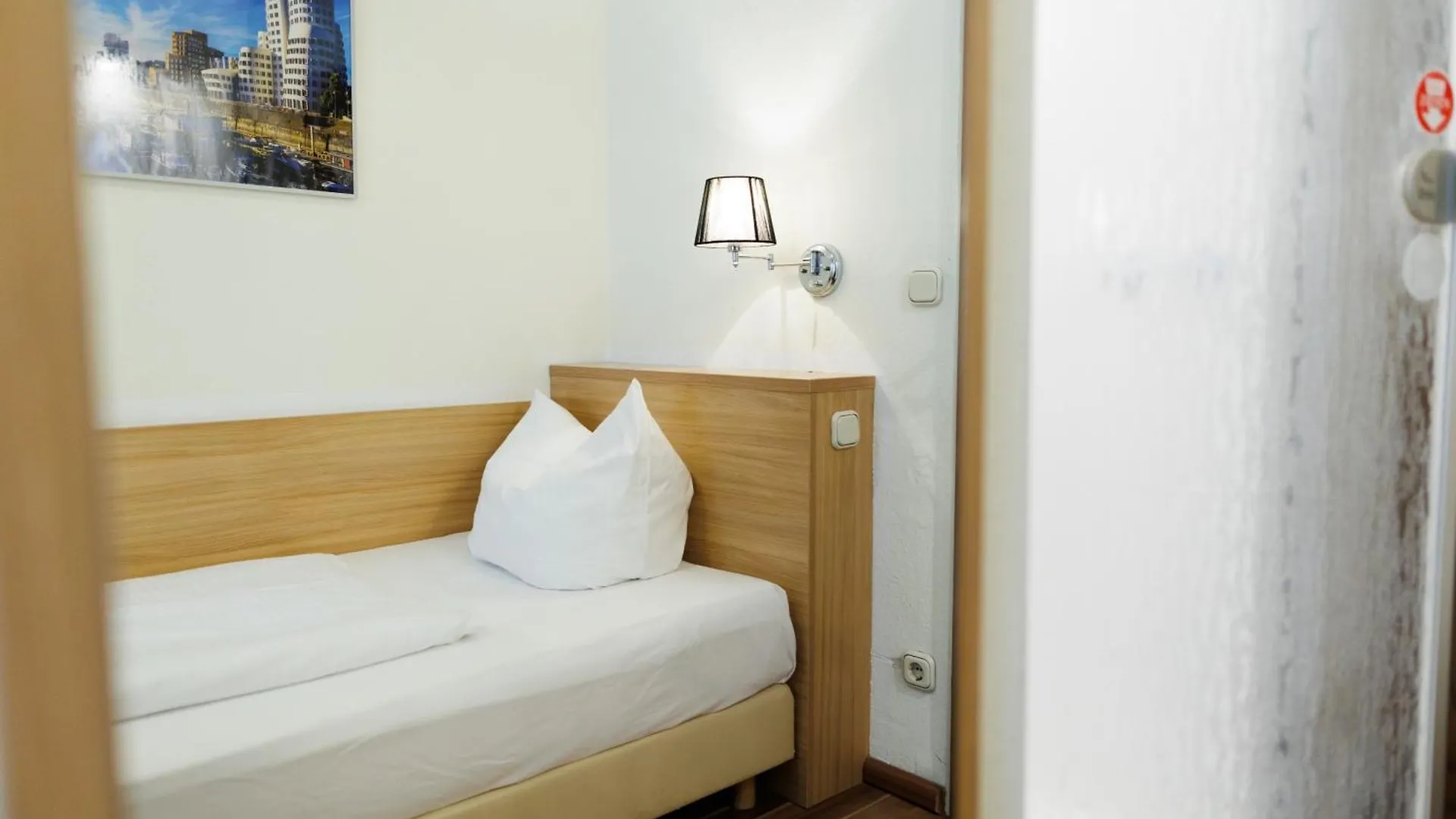 Bellevue Hotel Dusseldorf 3*,